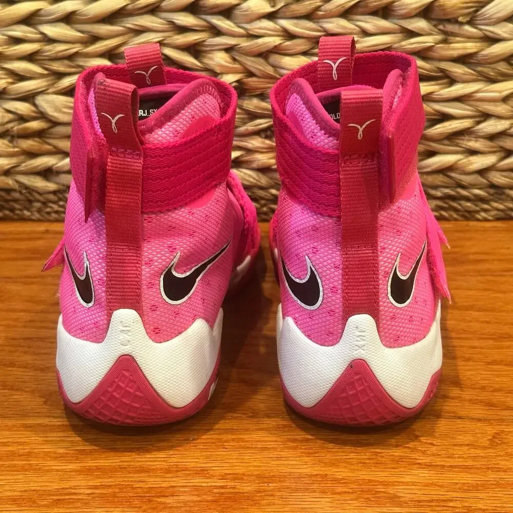 Nike LeBron Solider 10 GS Pink Sneakers sz 5.5 basketball sneakers